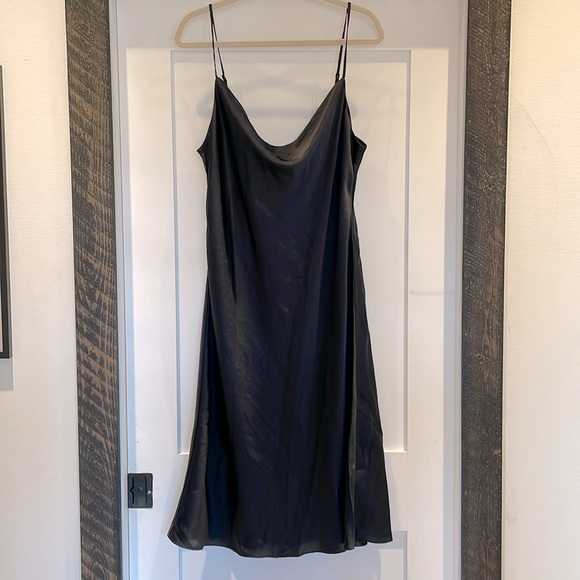 Black silk midi dress - Picture 1 of 3
